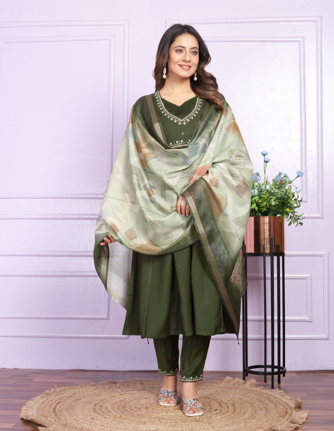 Viscose Mehndi Round Kurti With Pant